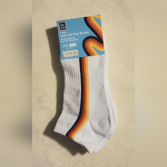 🦄 ALDI MENS 2 Pair Low Cut White Fan Socks Sz 6 - 12  2023 CAPSULE COLLEC… - Picture 2 of 5
